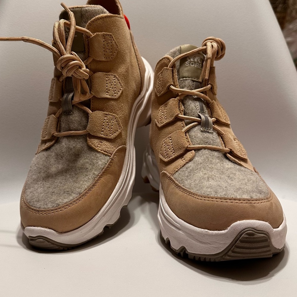 Sorel Tan and Gray Sneakers with Suede and Felt Design